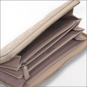 コーチ チェルシー エンボスド パテント ラウンドファスナー長財布 バフ 45837 SV/BF