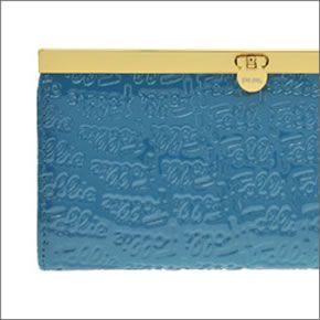 フォリフォリ ≪取り寄せ商品≫ロゴマニア ロゴ型押し 小銭入れ付 長財布 クラッチバッグ アクアブルー WA0L028SQ AQU