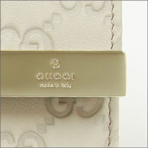 グッチ BLAZON DICE グッチシマ Wホック 二つ折り 長財布 アイボリー 257012 AA61G 9022