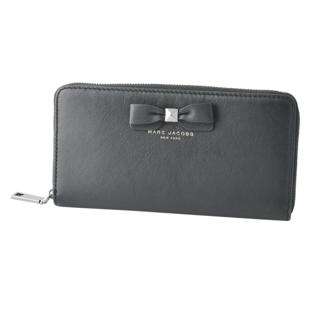 マークジェイコブス MARC JACOBS M0011220-001 Black リボンモチーフ＆ピラミッドスタッズ ラウンドファスナー長財布 Bow Standard Continental Wallet