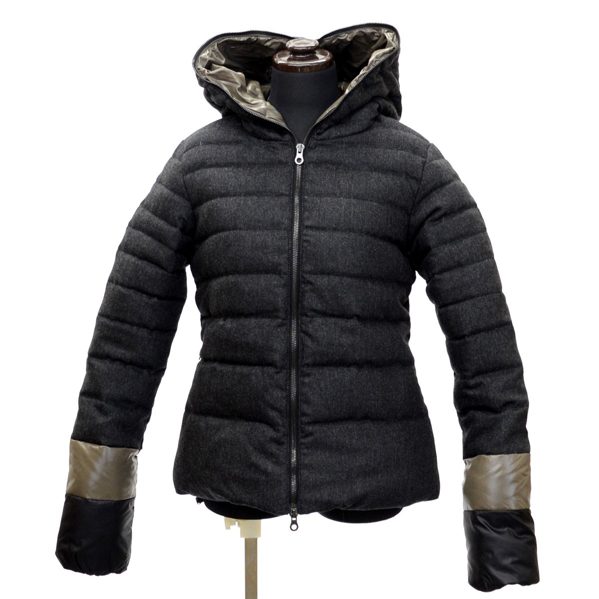 デュベティカ 152-D.4240.00/1172 FIMBRETHIL 190900 TORBA ME  ≪2015AW≫フィンブレーシル レディス カシミア混ウール×ナイロン 切り替え袖  フード付 フルジップ ショート丈 ダウンジャケット グースダウン