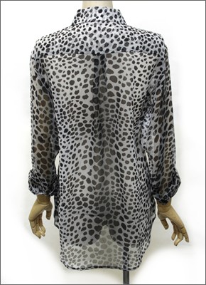 エキプモン グラデーションアニマルプリント×Wポケット 透け感のある、ふんわりシフォンシャツ シルクブラウス  R89-E035 grayscale