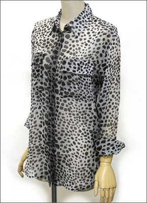 エキプモン グラデーションアニマルプリント×Wポケット 透け感のある、ふんわりシフォンシャツ シルクブラウス  R89-E035 grayscale