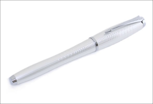 パーカー  書き心地を徹底的に追求した最新テクノロジー。新世代の筆記具「パーカー5ｔｈ」 5ｔｈ アーバンプレミアムパールメタルCT