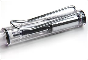 ラミー 超定番！気軽に使えるロングセラー。ギフトにもオススメ☆大人気「サファリ」シリーズ 万年筆　スケルトン safari L12 M (中字)