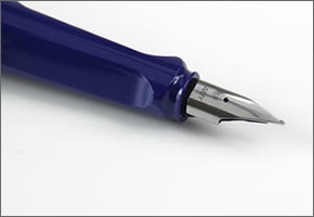 ラミー 超定番！気軽に使えるロングセラー。ギフトにもオススメ☆大人気「サファリ」シリーズ 万年筆　ブルー safari L14 EF  (極細字)