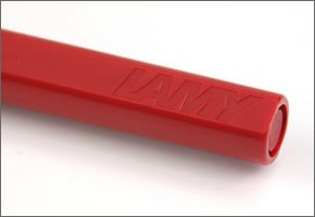 ラミー 超定番！気軽に使えるロングセラー。ギフトにもオススメ☆大人気「サファリ」シリーズ 万年筆　レッド safari L16 EF (極細字)