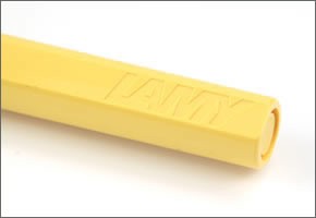 ラミー 超定番！気軽に使えるロングセラー。ギフトにもオススメ☆大人気「サファリ」シリーズ 万年筆　イエロー safari L18 EF (極細字)