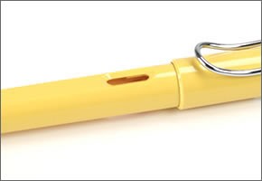 ラミー 超定番！気軽に使えるロングセラー。ギフトにもオススメ☆大人気「サファリ」シリーズ 万年筆　イエロー safari L18 EF (極細字)