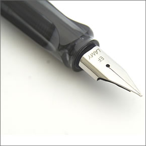 ラミー ベストセラー「サファリ」を光沢のあるアルミ製ボディにした人気モデル「アルスター」シリーズ 万年筆　グラファイト AL-star L26 EF (極細字)