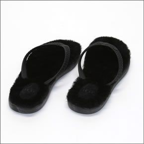 アグ オーストラリア  1684-BLK Fluffie フラッフィー  レディス シープスキン ムートン ビーチサンダル ルームスリッパ  ブラック US5　（日本サイズ22cm）