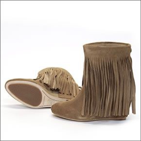 クーラブラ ≪2013AWモデル≫ Zarin 海外セレブも愛用☆ ザリン　フリンジに隠れたウエッジヒールで足長効果抜群！ スエード ショートブーツ チェスナッツ Cestnut