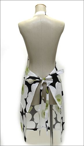 マリメッコ  PIENI UNIKKO APRON ウニッコ柄 エプロン ブラック×ホワイト 064161 910 Black/White