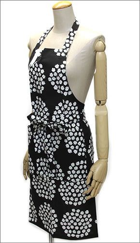 マリメッコ PUKETTI APRON 067169 961 black/green/white プケッティ ブーケモチーフ エプロン