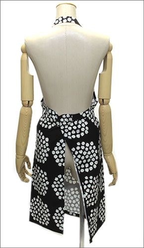 マリメッコ PUKETTI APRON 067169 961 black/green/white プケッティ ブーケモチーフ エプロン