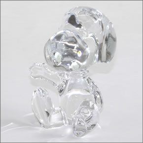 バカラ CARTOON WELCOME SNOOPY （カトゥーン ウェルカム スヌーピー） 世界中で愛されている可愛いスヌーピー☆お座りポーズで片手を挙げたキュートフォルム 2104027