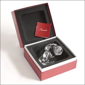 バカラ CARTOON WELCOME SNOOPY （カトゥーン ウェルカム スヌーピー） 世界中で愛されている可愛いスヌーピー☆お座りポーズで片手を挙げたキュートフォルム 2104027