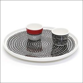 マリメッコ SIIRTOLAPUUTARHA EGG CUP 2 PCS 065804 193 white/black/red 手描き風ドットデザイン エッグスタンドカップ 2個セット