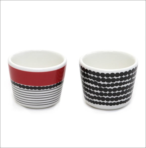 マリメッコ SIIRTOLAPUUTARHA EGG CUP 2 PCS 065804 193 white/black/red 手描き風ドットデザイン エッグスタンドカップ 2個セット