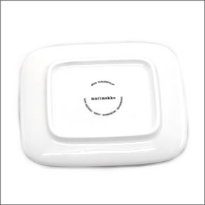 マリメッコ 066363 191 white/grey KURJENPOLVI PLATE 12X15cm クルイェンポルヴィ ゼラニウムの花 スクエアプレート 皿