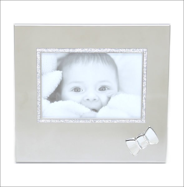 スワロフスキー 5004627 Baby Picture Frame with Bow クリスタルの輝き☆ステンレス製　マグネットリボン付 フォトフレーム 写真立て