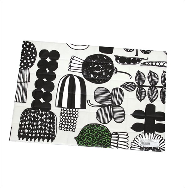 マリメッコ  PUUTARHURIN PARHAAT OILCLOTH PLACEMAT ガーデニングモチーフ オイルクロス ランチョンマット 063372 960 light grey/black/green