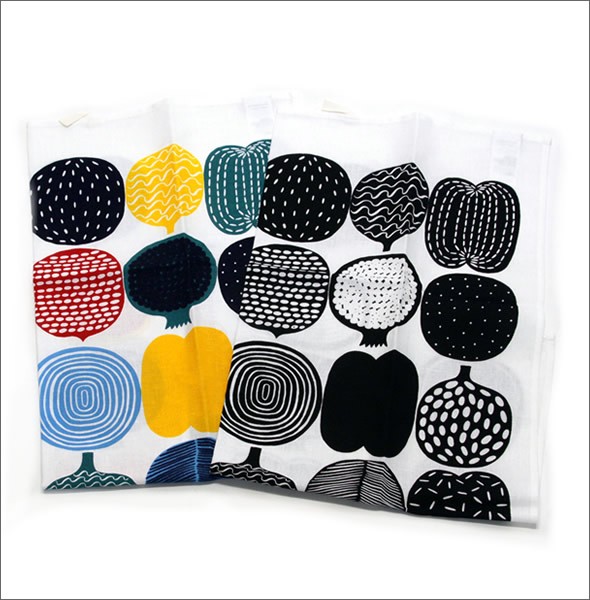 マリメッコ  KOMPOTTI TEA TOWEL 47X70cm 2PCS コンポッティ フルーツモチーフ ティータオル キッチンクロス 2枚セット  066954 101 multicolour/black/white