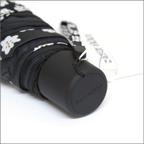 マリメッコ PUKETTI MINI MANUAL UMBRELLA プケッティ ブーケモチーフ ミニマニュアル コンパクト 折りたたみ傘 アンブレラ  038656 916 black/white/olive