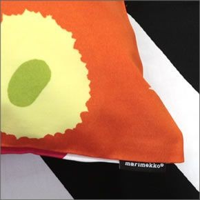 マリメッコ  PIENI UNIKKO CUSHION COVER 50X50cm ウニッコ柄 クッションカバー 063520 201 white/orange/pink