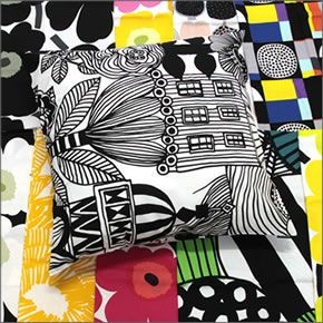マリメッコ  LINTUKOTO CUSHION COVER 50X50cm リントゥコト（鳥の住処） ボタニカル柄 クッションカバー  067052 192 white/black/multicolour