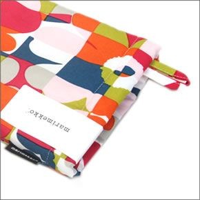 マリメッコ 067384 536 blue/red/lime MINI RUUTU-UNIKKO OVEN MITTEN ミニウニッコ柄×チェック オーブンミトン 鍋つかみ