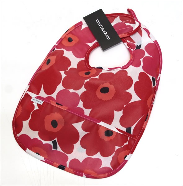 マリメッコ  MINI-UNIKKO Bib ウニッコ柄 オイルクロス ベビー用スタイ ポケット付 よだれかけ ホワイト×レッド 064770 001 white/red