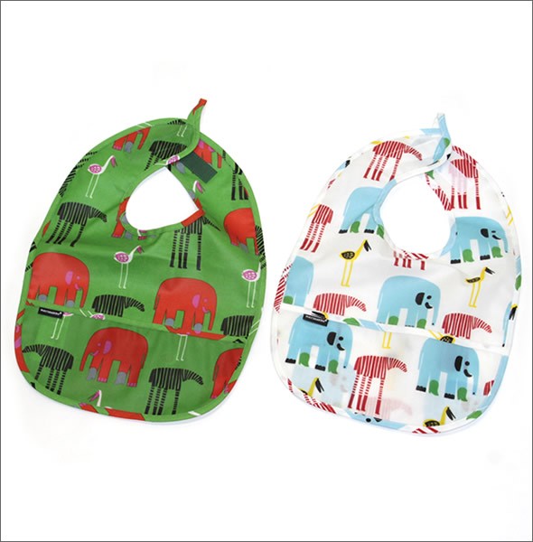 マリメッコ  KARKULAISET BIB 2PCS カルクライセット 動物柄 オイルクロス ベビー用スタイ ポケット付 よだれかけ 2枚セット 064271 101 white/blue/green/orange