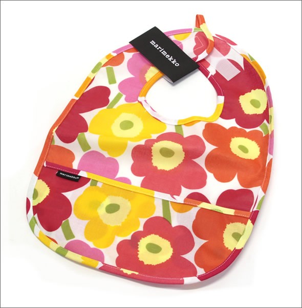 マリメッコ MINI-UNIKOT BIB 066790 201 white/yellow/orange ウニッコ柄 オイルクロス ベビー用スタイ ポケット付 よだれかけ