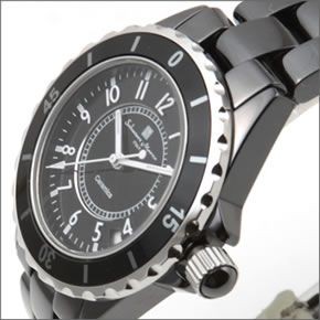 サルバトーレ・マーラ セラミック素材独特の光沢。美麗な仕上げの大人カジュアル・ウオッチ  SM13110-BKA