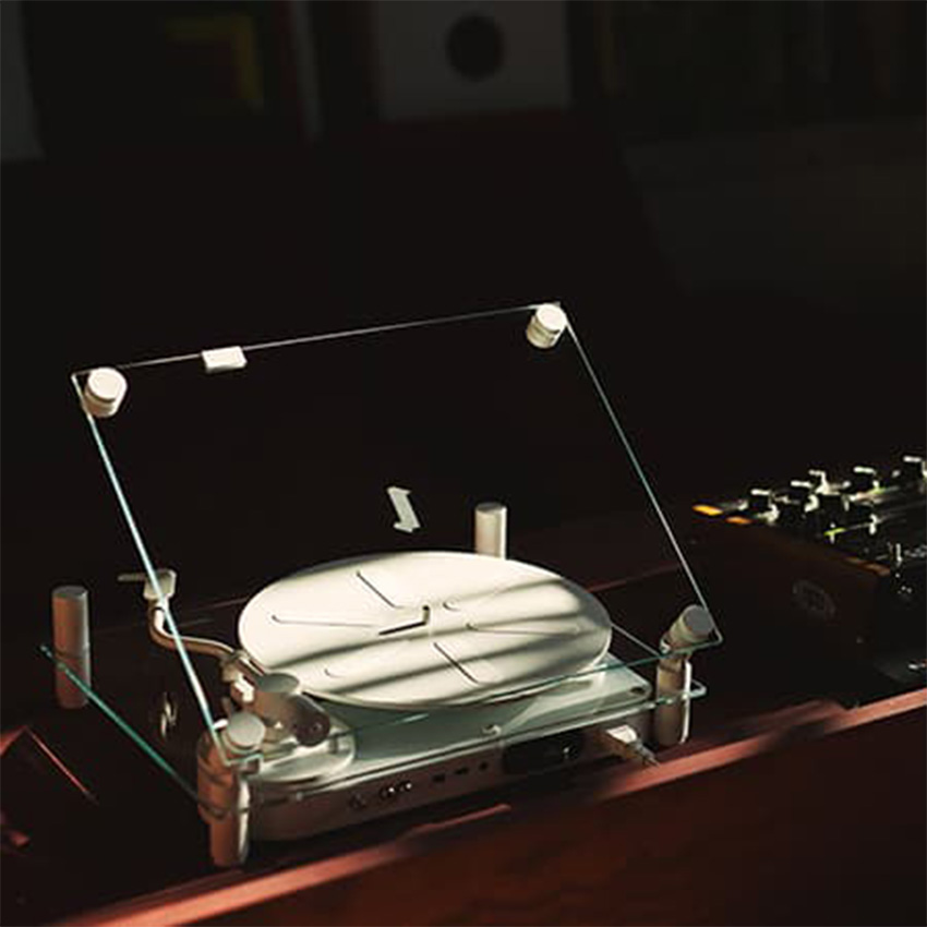 TRANSPARENT Turntable