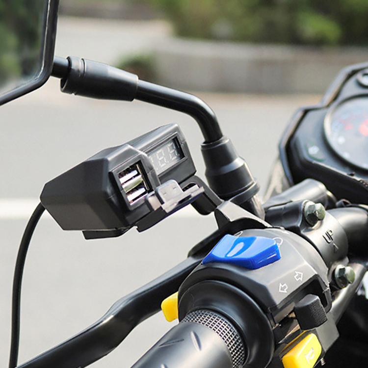 バイク用デュアルUSB充電器 USB給電ポート×2口 合計出力3.1A 防水カバー付 電圧デジタル表示 ON/OFFスイッチ付 USB機器充電・給電  24V電源対応 LP-WUPP1072 : lp03491 : ライフパワーショップ - 通販 - Yahoo!ショッピング