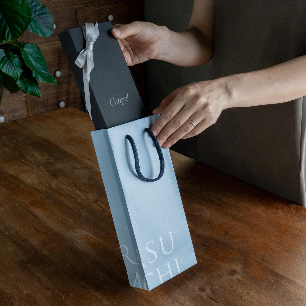 Cutipol（クチポール） 正規品 カトラリー ゴア デザート 4本 ギフト