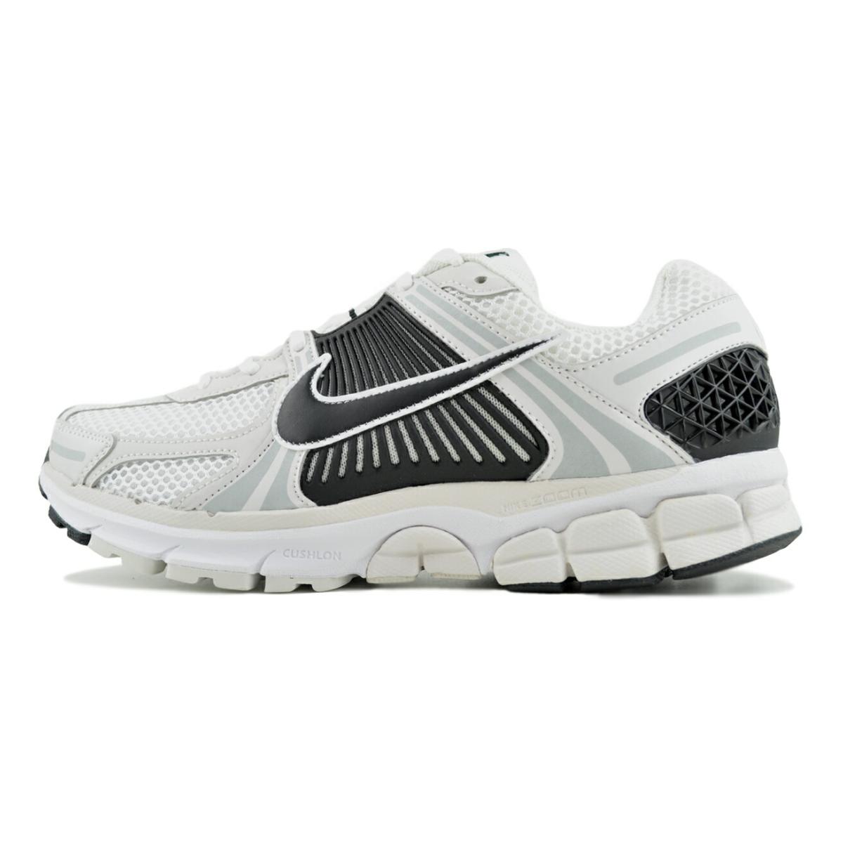 NIKE（ナイキ） NIKE ZOOM VOMERO 5 wht/blk-platinum tint fb9149-101