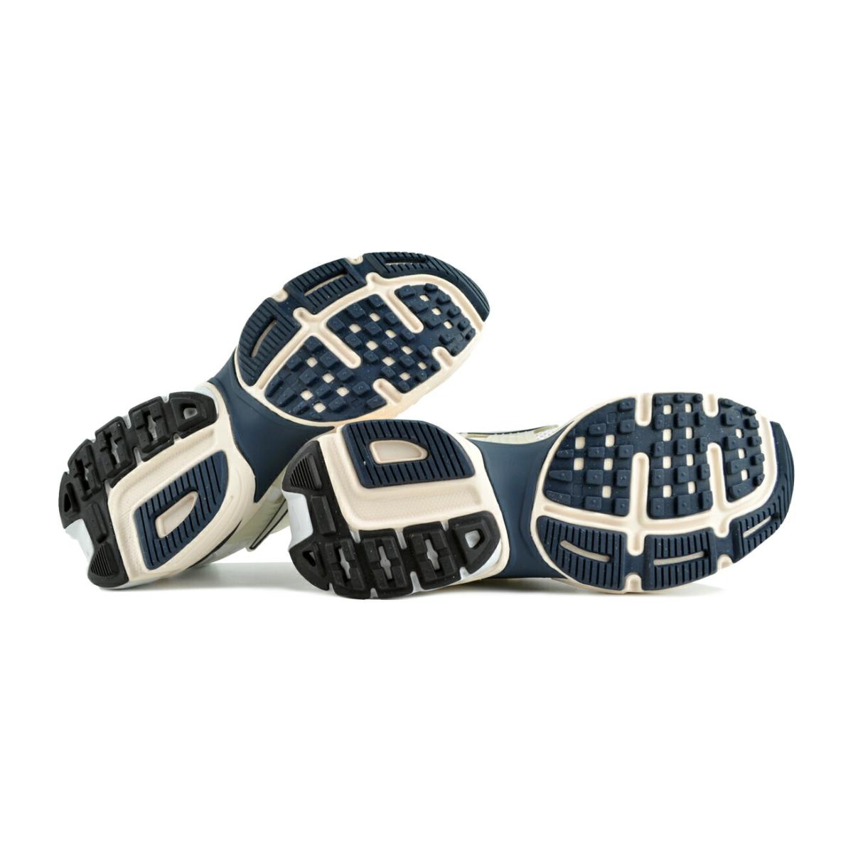 ナイキ V2K ラン FD0736-009 プラチナムティント Amazon.com | Nike V2K Run Women's Shoes (FD0736-009