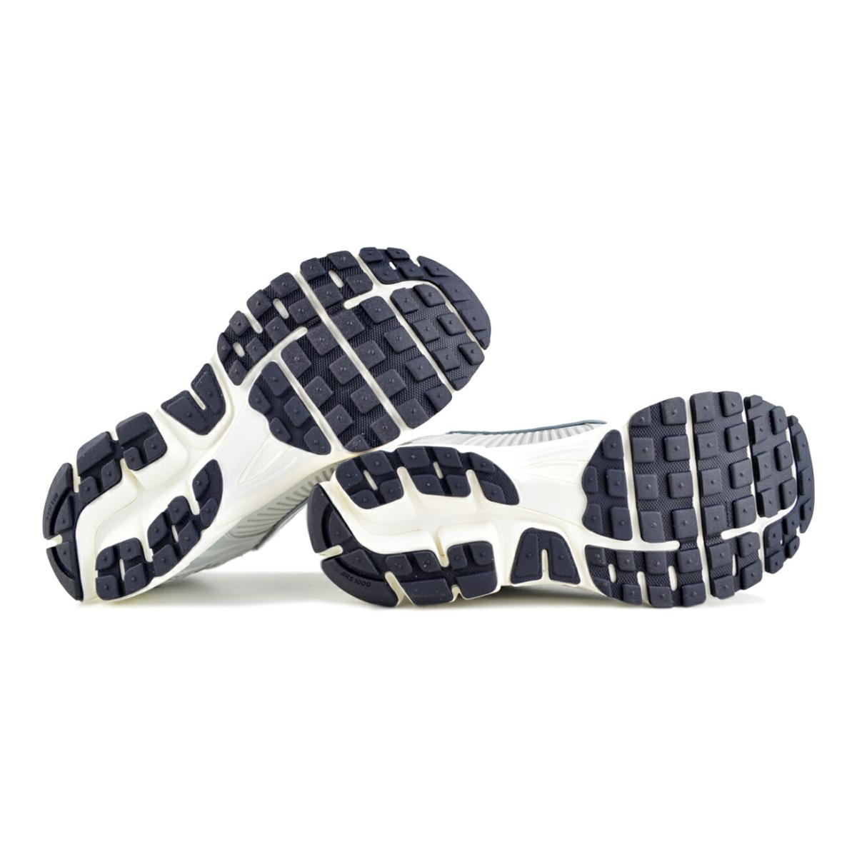 NIKE（ナイキ） NIKE WMNS ZOOM VOMERO 5 photon dust/chrome-gridiron