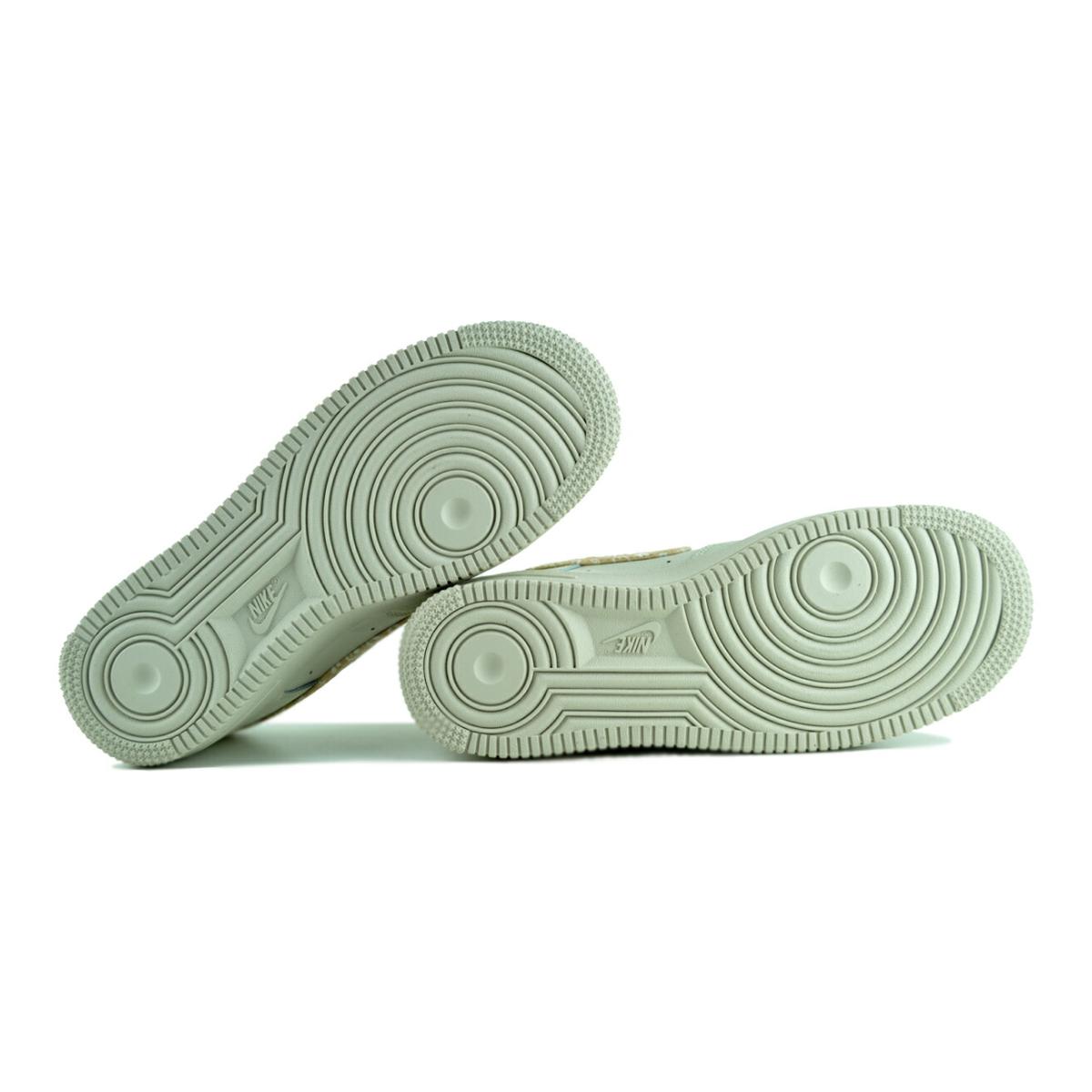 NIKE（ナイキ） NIKE WMNS AIR FORCE 1 07 light bone/grain-light