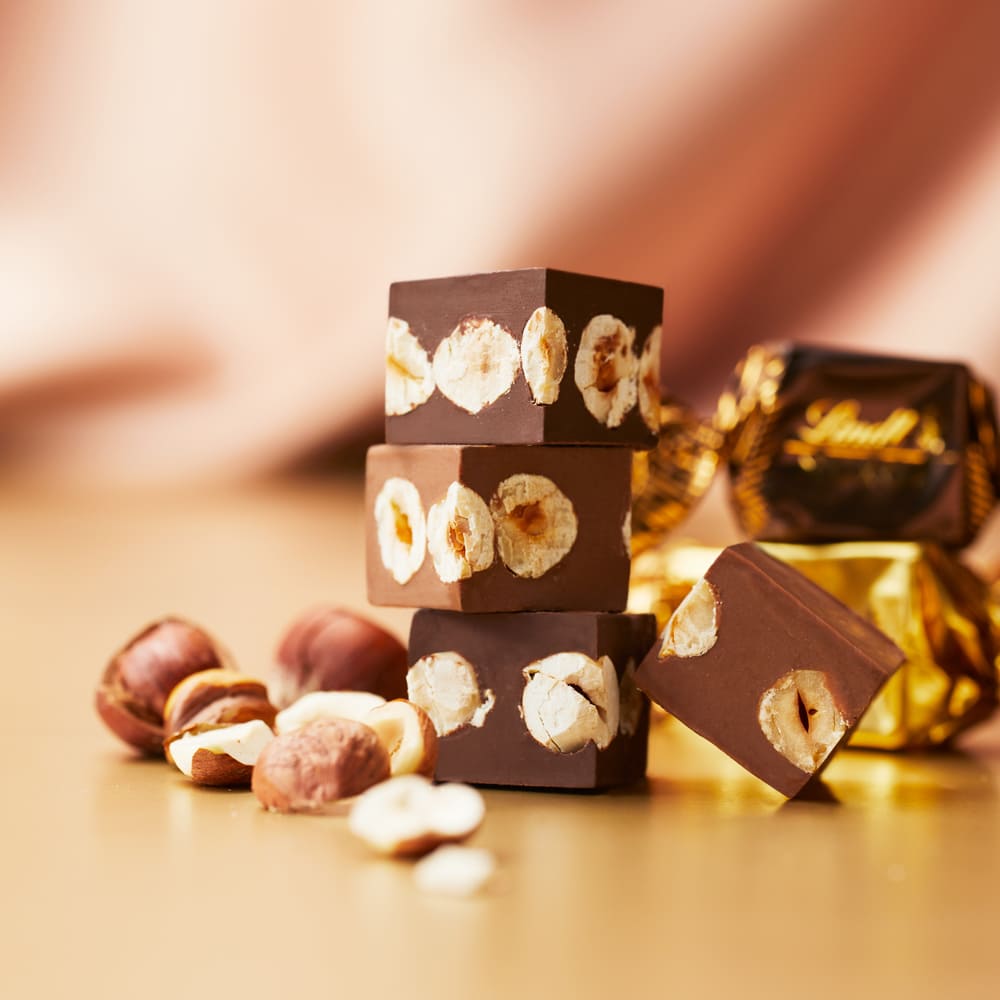 Lindt - クーポン利用で5,700円!!リンツ/リンドール/チョコレート/ミルク Amazon.co.jp: Lindt LINDOR Milk Chocolate 60 リンツ