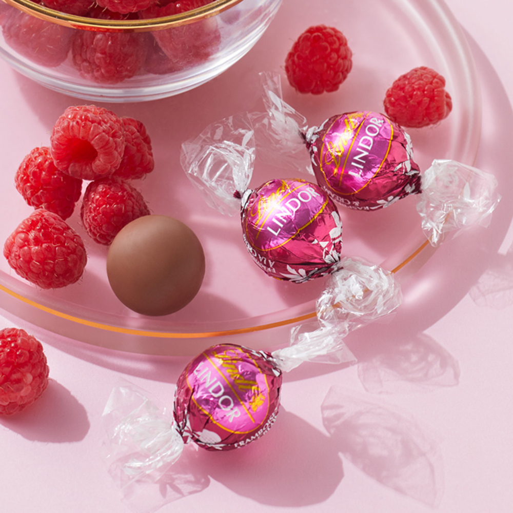 リンツ（Lindt） リンドール ラズベリー&クリーム 3個入 : リンツ