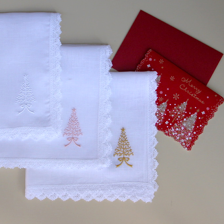 244.リネン　ハンカチ　ツリー柄　２枚 刺繍入り リネン レースハンカチ クリスマスツリー 「ランドゥヨーコ