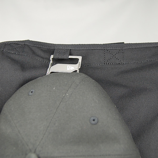 NEW ERA（ニューエラ） カラビナ キャップ クリップ 帽子 黒 紺 赤 白