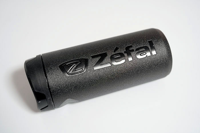 ツールケース Zefal Z-BOX M ウォータープルーフ・ツールホルダー 防水ツールケースボトル ツールボトル Mサイズ 600ml  ボトルケージ対応 :745:自転車のライトをつけようSHOP - 通販 - Yahoo!ショッピング