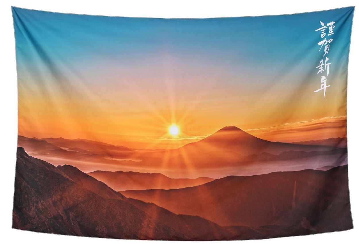 タペストリー 富士山 正月 謹賀新年 年賀 ご来光 初日の出 朝日 和風 和柄 和モダン テレワーク 背景 リモートワーク 布 大きい 壁 インテリア 目隠し 迎春 Oth 258 Live On 通販 Yahoo ショッピング