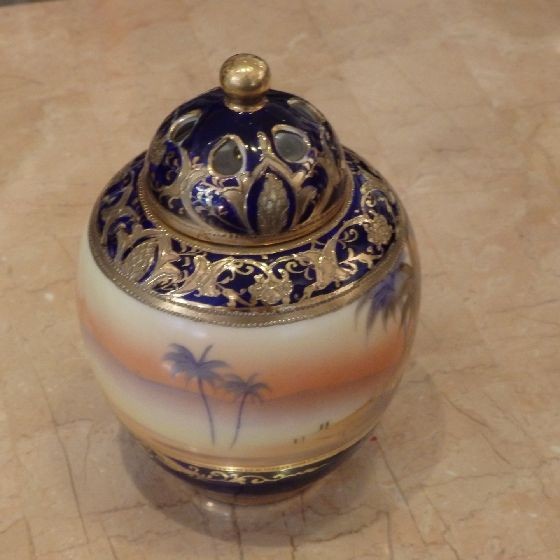 オールドノリタケ　キャンドル立て　１９３３年 　本金金彩色絵　砂漠ラクダ文 オールドノリタケ キャンドル立て 1933年 本金金彩色絵 砂漠