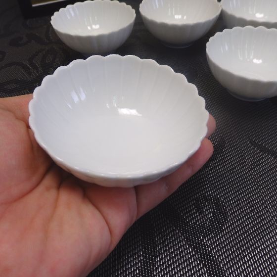 有田焼 賞美堂 其泉 白磁 菊割り 丸千代口揃え 小鉢 5客組 引き出物 得